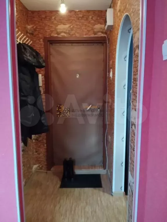 1-к. квартира, 32 м, 6/9 эт. - Фото 0