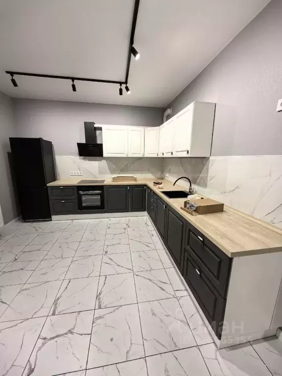 2-к кв. Санкт-Петербург ул. Адмирала Трибуца, 8 (68.4 м) - Фото 1