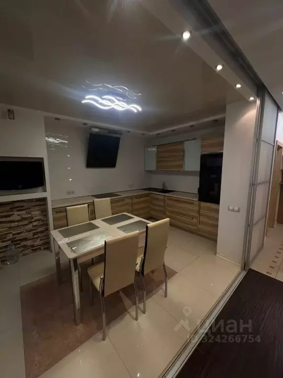 2-к кв. Омская область, Омск бул. Архитекторов, 10 (72.0 м) - Фото 1