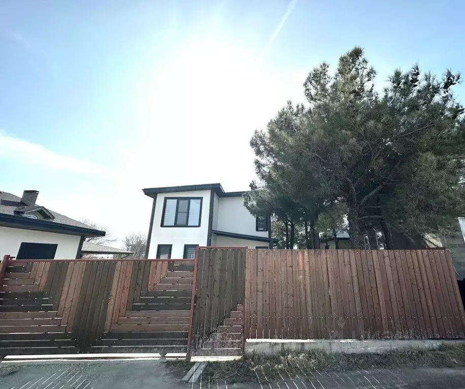 Дом в Краснодарский край, Геленджик Солнечный мкр, ул. Пограничная, ... - Фото 1