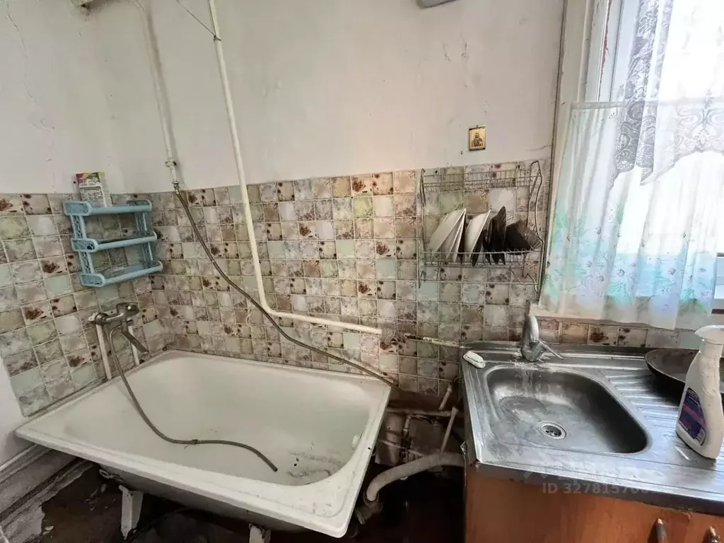 Дом в Липецкая область, пос. Добринка ул. Маяковского, 1 (100 м) - Фото 1