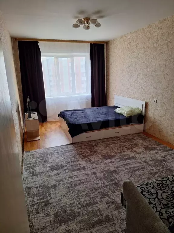 1-к. квартира, 42 м, 8/10 эт. - Фото 0