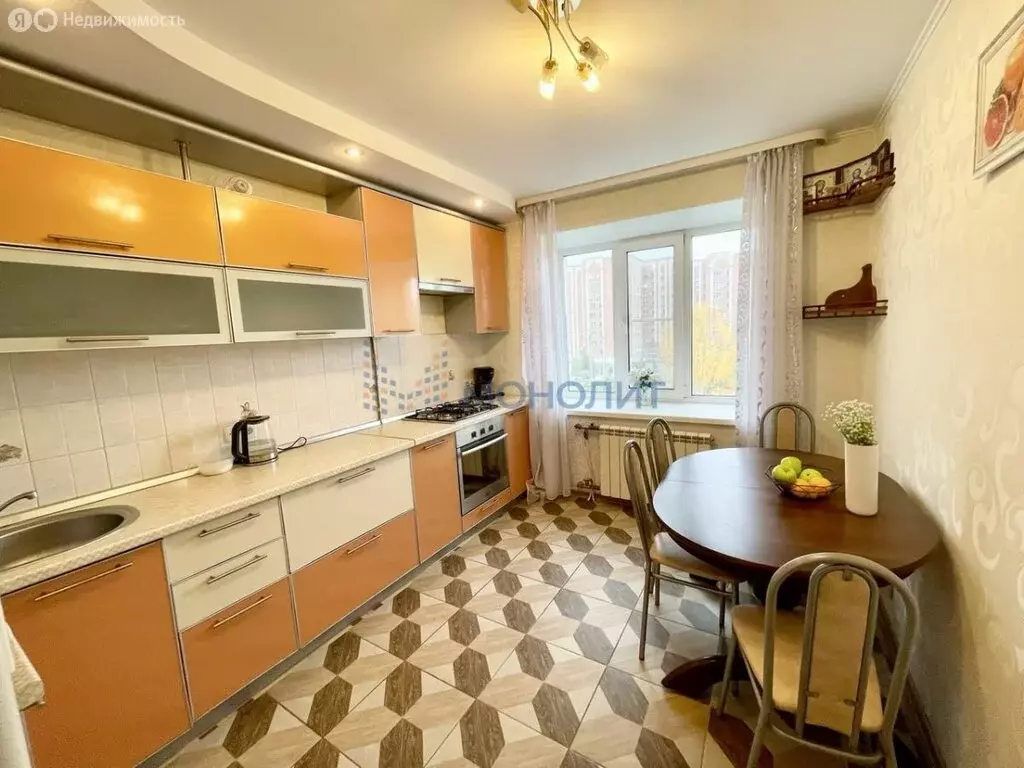 3-комнатная квартира: Чебоксары, улица Энтузиастов, 34 (88.4 м) - Фото 2