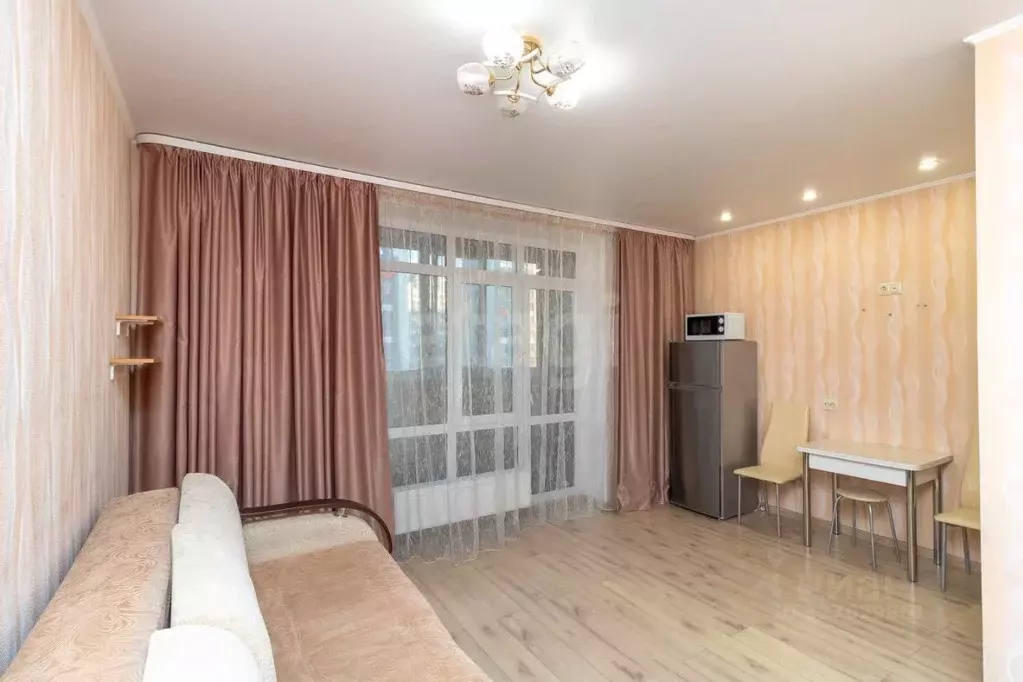 Студия Тюменская область, Тюмень ул. Тимофея Чаркова, 81к1 (28.6 м) - Фото 1