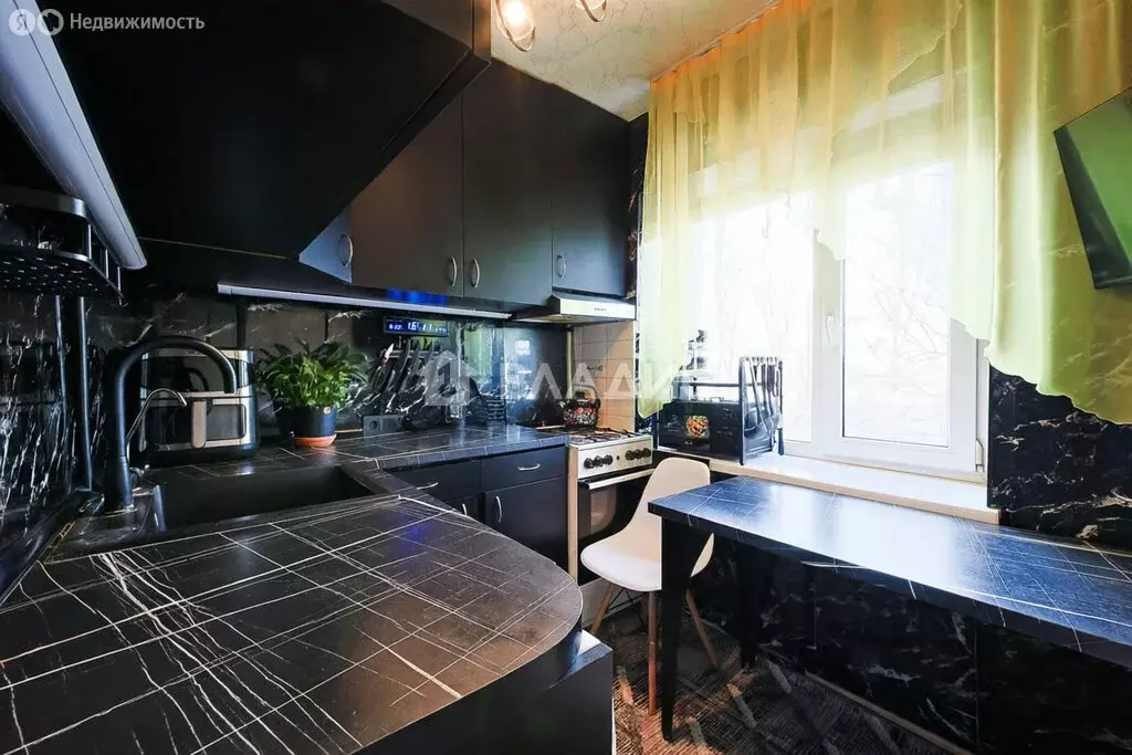 2-комнатная квартира: Калининград, улица Подполковника Емельянова, 60 ... - Фото 1