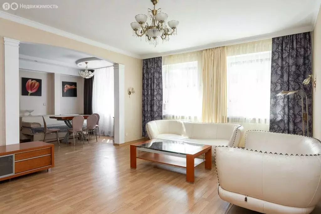 2-комнатная квартира: Калининград, Красная улица, 261А (74 м) - Фото 0