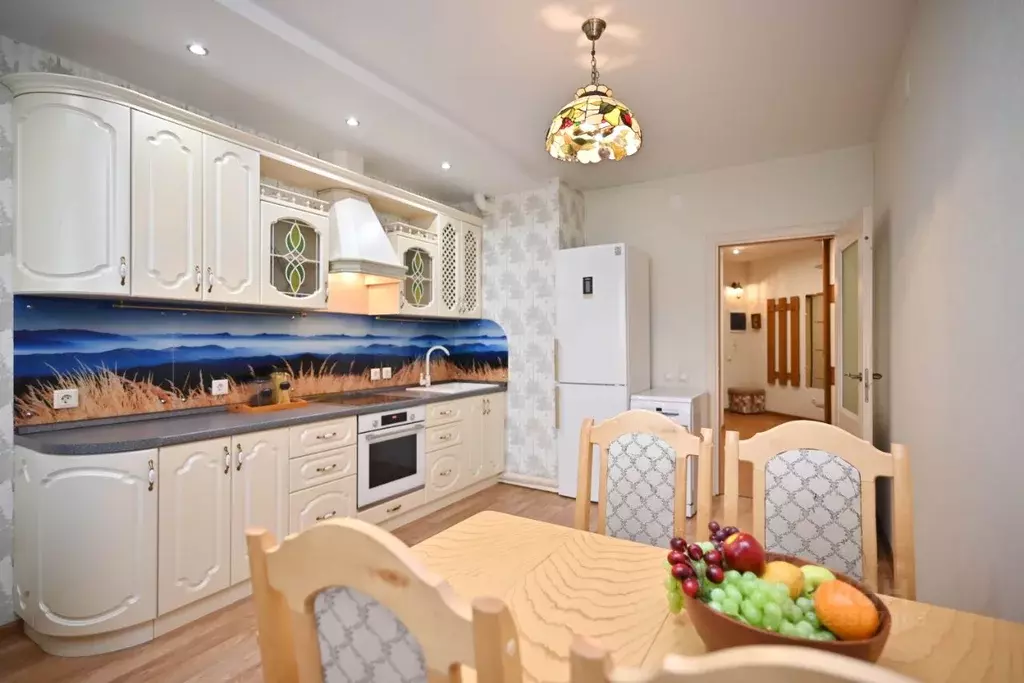 1-к кв. Красноярский край, Красноярск ул. Петра Ломако, 8 (66.2 м) - Фото 1