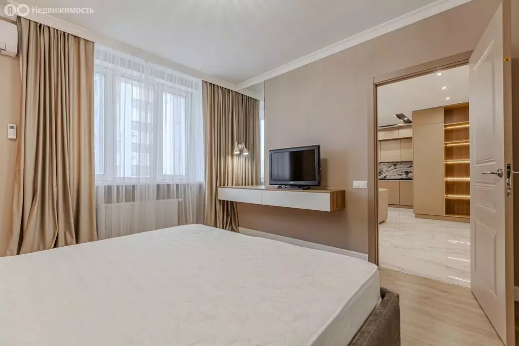2-комнатная квартира: Казань, Комсомольская улица, 1 (64 м) - Фото 1