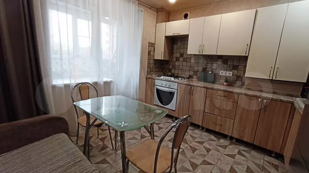 2-к. квартира, 60 м, 1/9 эт. - Фото 0