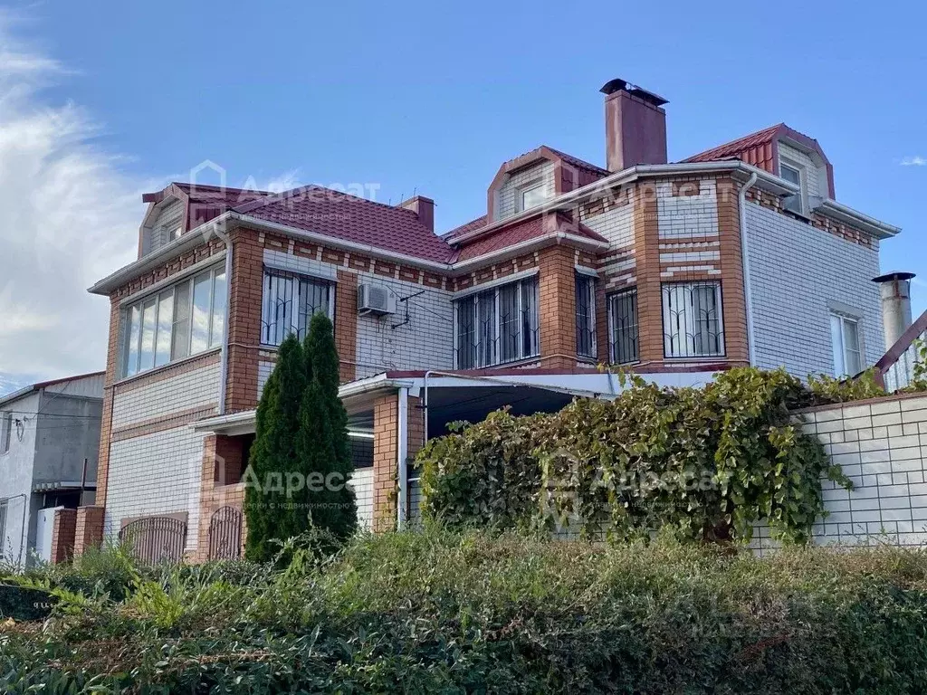 Дом в Волгоградская область, Волгоград Ленская ул. (396 м) - Фото 1