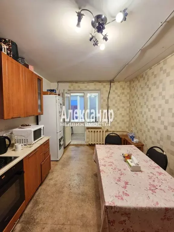 2-к кв. Ленинградская область, Кириши ул. Нефтехимиков, 43 (75.0 м) - Фото 2