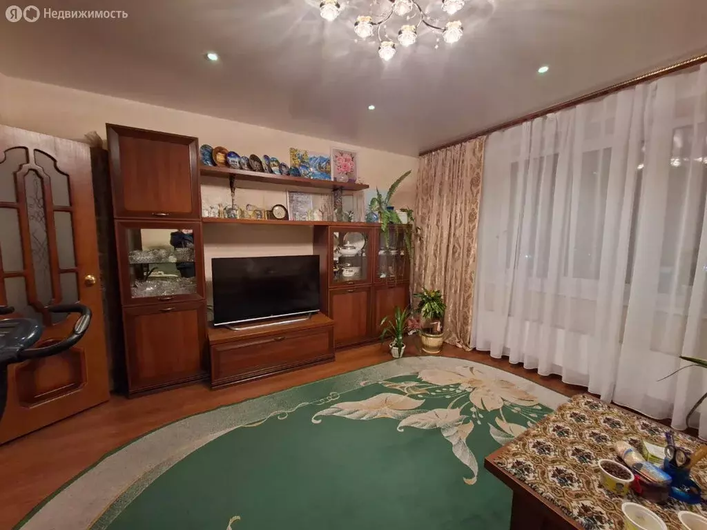 3-комнатная квартира: Междуреченск, проспект 50 лет Комсомола, 65 (66 ... - Фото 1