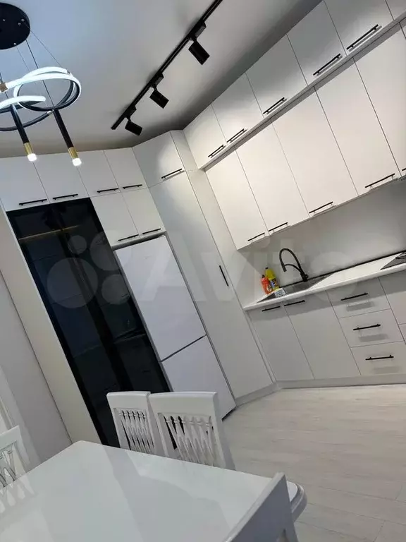3-к. квартира, 81 м, 6/8 эт. - Фото 0