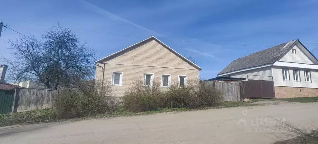 Дом в Смоленская область, Вязьма пер. Устинкин, 14 (100 м) - Фото 1