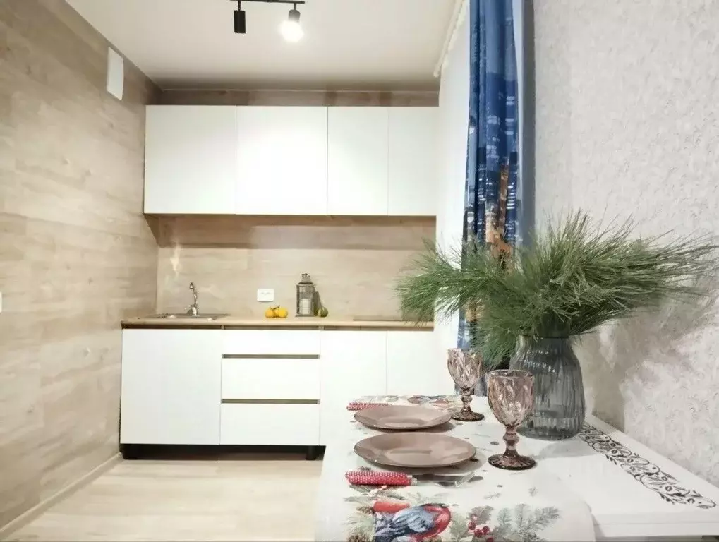 Студия Свердловская область, Екатеринбург ул. Хвойная, 76к2 (23.8 м) - Фото 1