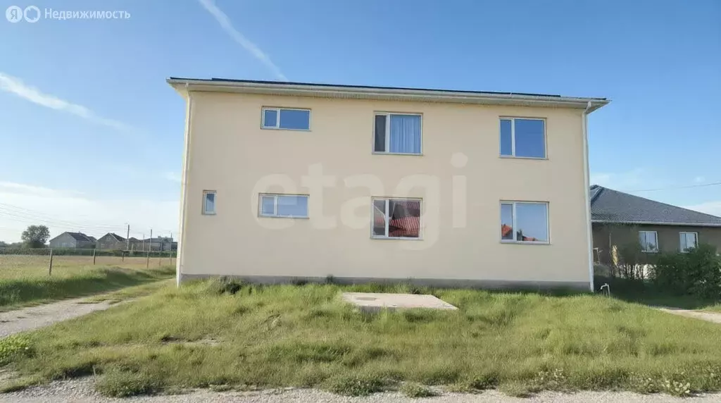 Дом в Трудовское сельское поселение, село Ана-Юрт, улица Ветан (250 м) - Фото 2