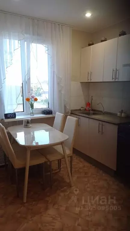 3-к кв. Волгоградская область, Волгоград ул. Смычки, 107 (62.8 м) - Фото 0