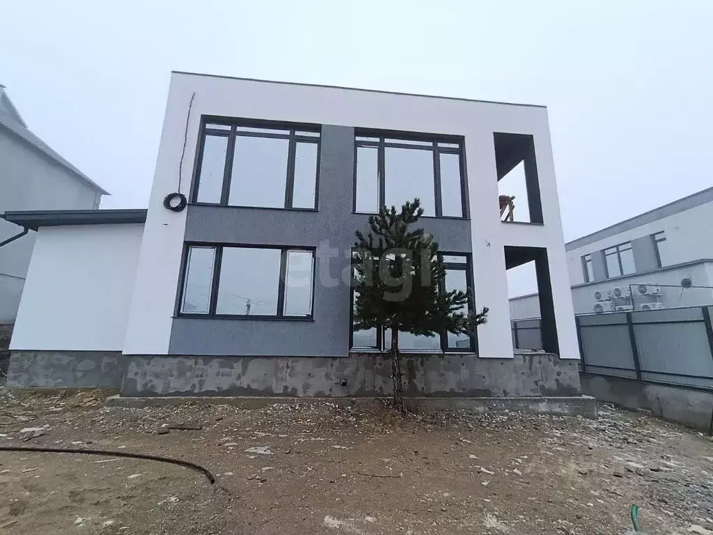 Дом в Крым, Симферопольский район, Добровское с/пос, с. Лозовое ул. ... - Фото 1