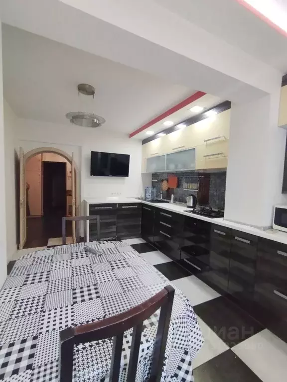 3-к кв. Крым, Ялта ул. Дзержинского, 33к3 (85.0 м) - Фото 1