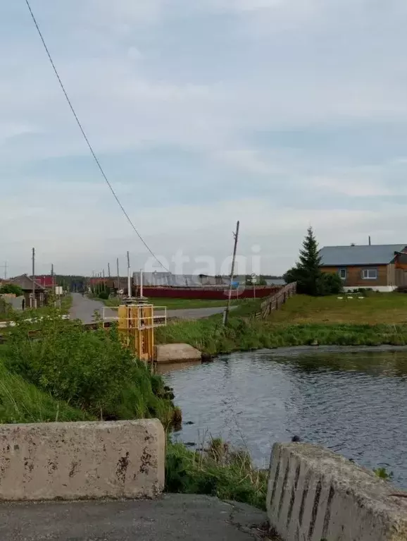 Дом в Свердловская область, Артемовский городской округ, с. Покровское ... - Фото 1