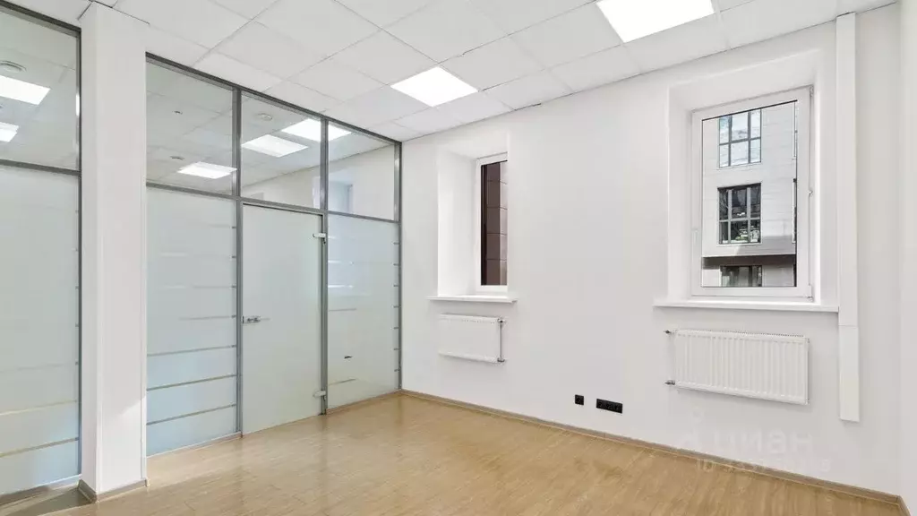 Офис в Санкт-Петербург ул. Кропоткина, 1 (37 м) - Фото 1