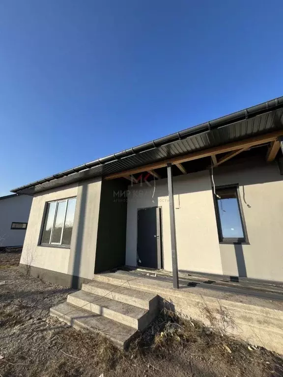 Дом в Хакасия, Усть-Абаканский район, пос. Тепличный ул. Енисейская, ... - Фото 1