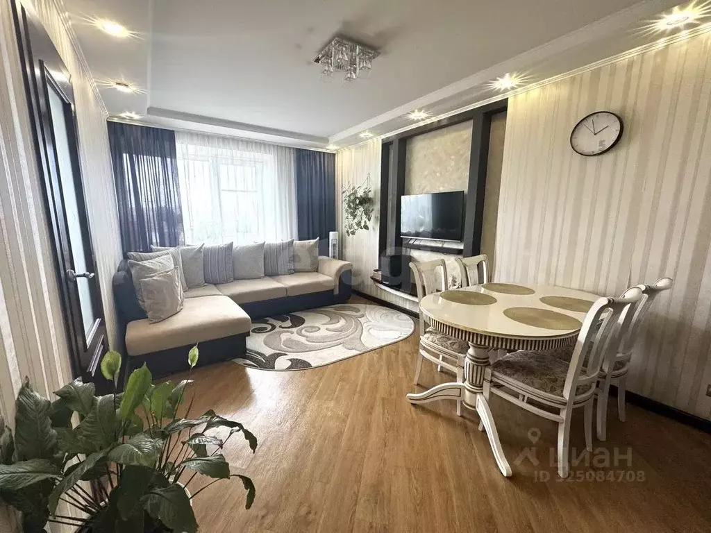 Комната Тюменская область, Тюмень ул. Республики, 212 (30.0 м) - Фото 1