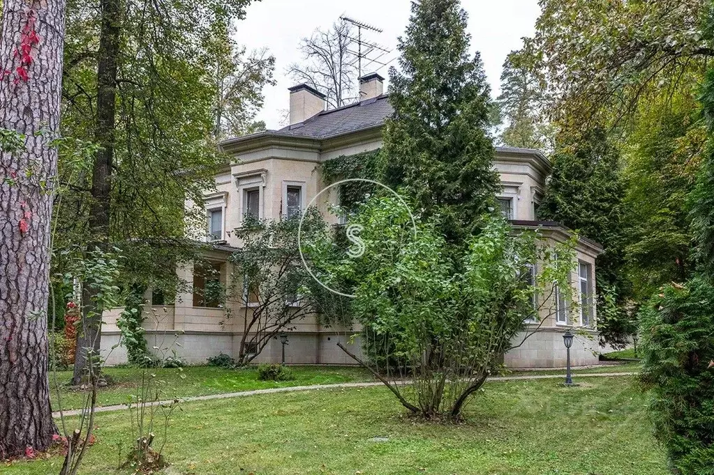 Дом в Московская область, Красногорск городской округ, с. ... - Фото 1