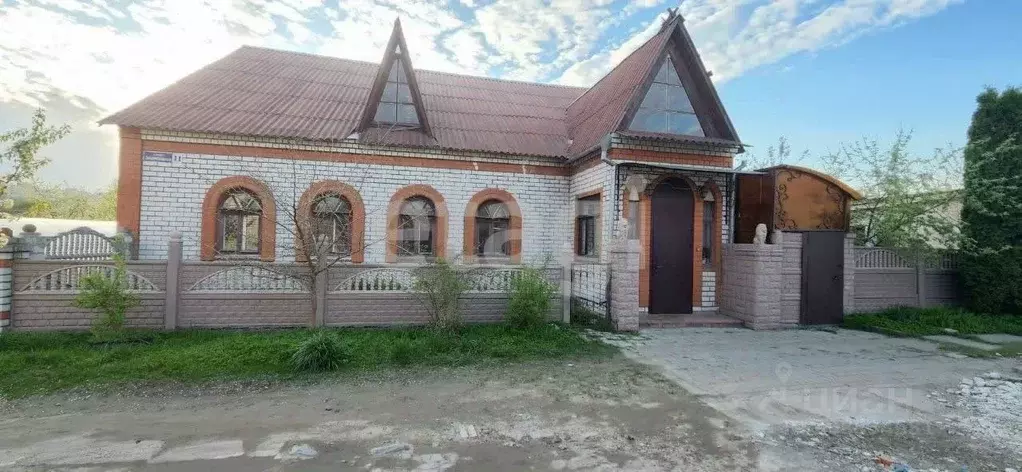 Дом в Брянская область, Брянск  (216 м) - Фото 1