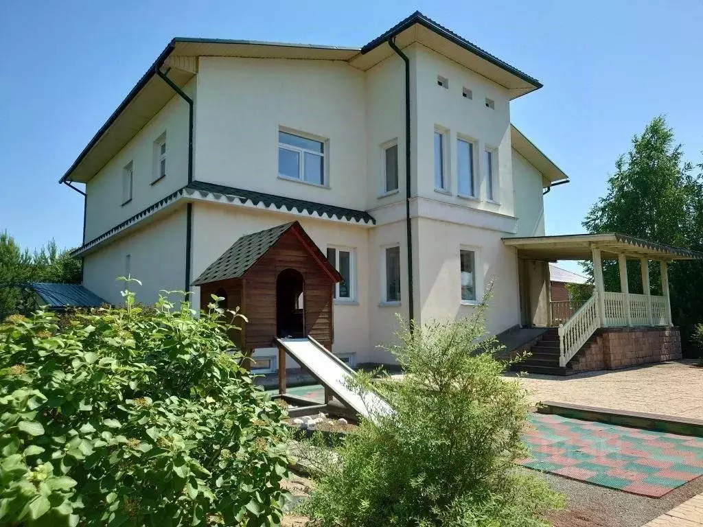 Коттедж в Кемеровская область, Кемерово 15-й мкр, 3-й кв-л,  (451 м) - Фото 1