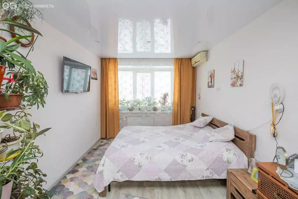 2-комнатная квартира: Тюмень, улица Мельникайте, 48 (46.7 м) - Фото 0