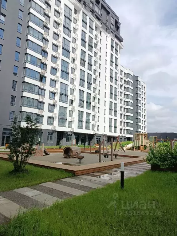 2-к кв. Тюменская область, Тюмень ул. Братьев Бондаревых, 5 (67.0 м) - Фото 1