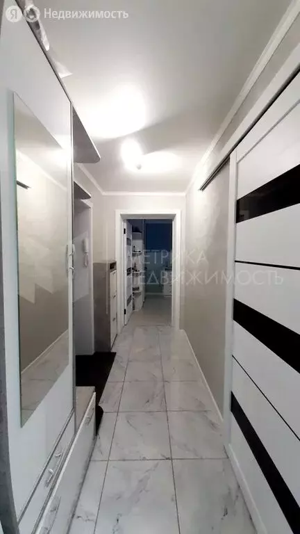 2-комнатная квартира: Тюмень, улица Республики, 92 (60 м) - Фото 1