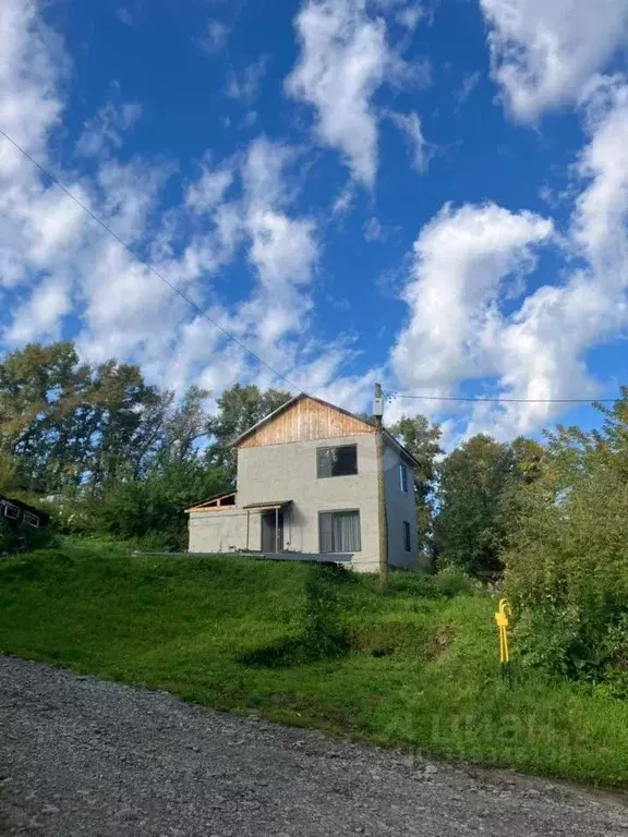 Дом в Алтай, Горно-Алтайск пер. Лисавенко, 24 (101 м) - Фото 1