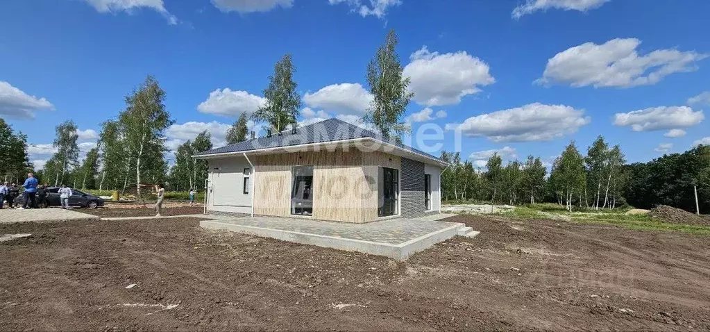 Дом в Курская область, Октябрьский район, Прямицыно муниципальное ... - Фото 0