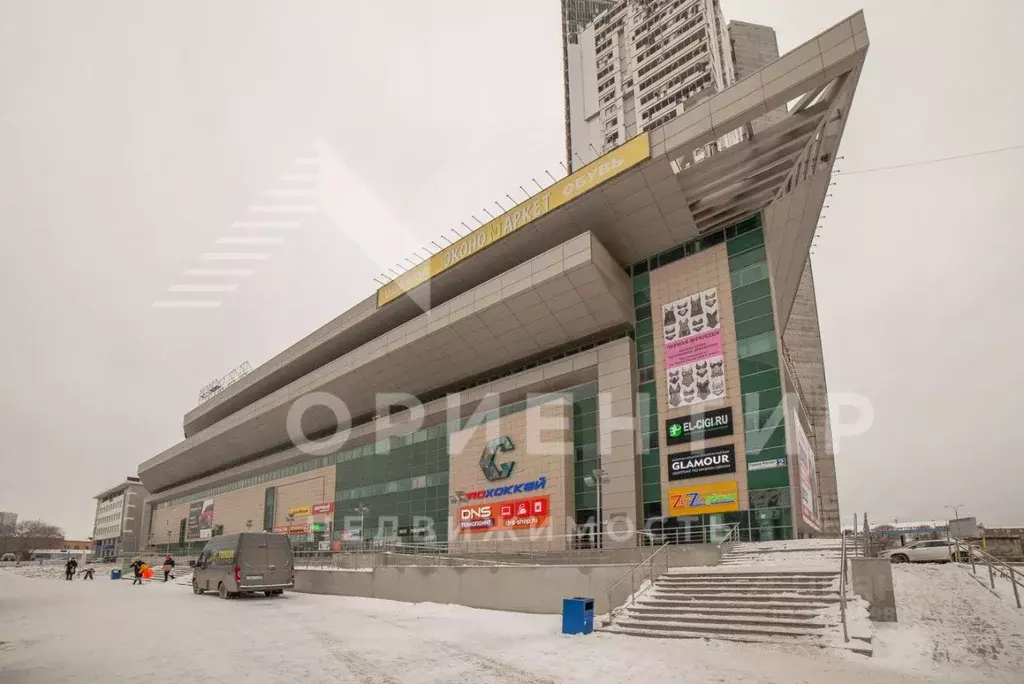 Торговая площадь в Свердловская область, Екатеринбург ул. Героев ... - Фото 1