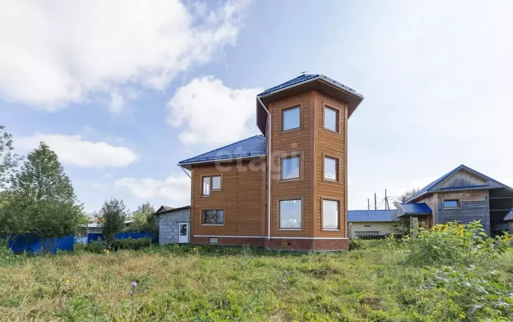 Дом в Пермский край, д. Жебреи ул. Советская, 1 (260 м) - Фото 1