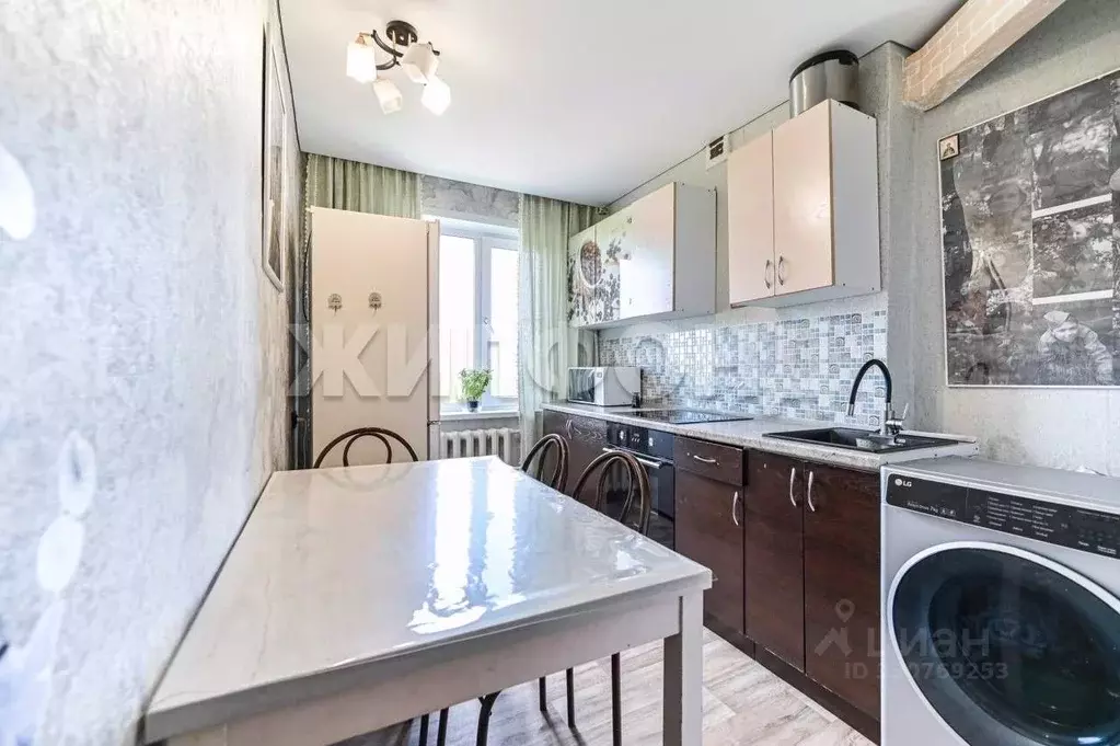 3-к кв. Алтайский край, Барнаул ул. Гущина, 160 (60.0 м) - Фото 2