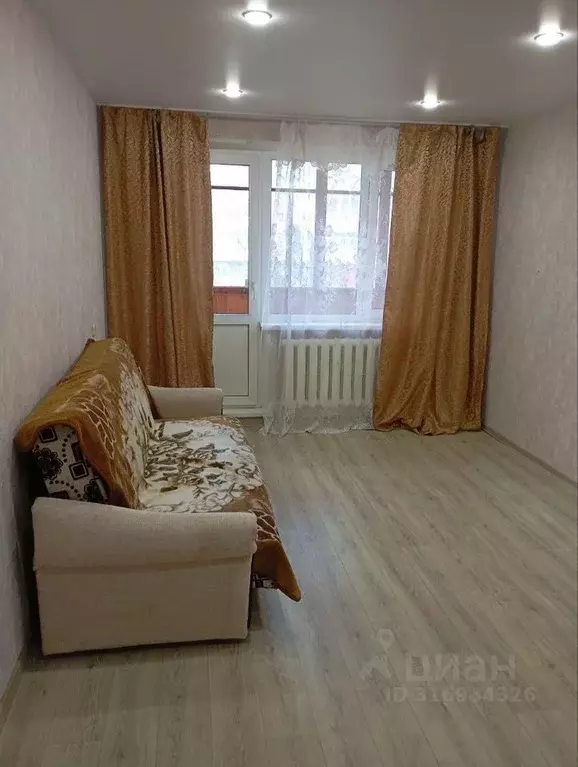 2-к кв. Псковская область, Псков Инженерная ул., 68 (46.4 м) - Фото 0