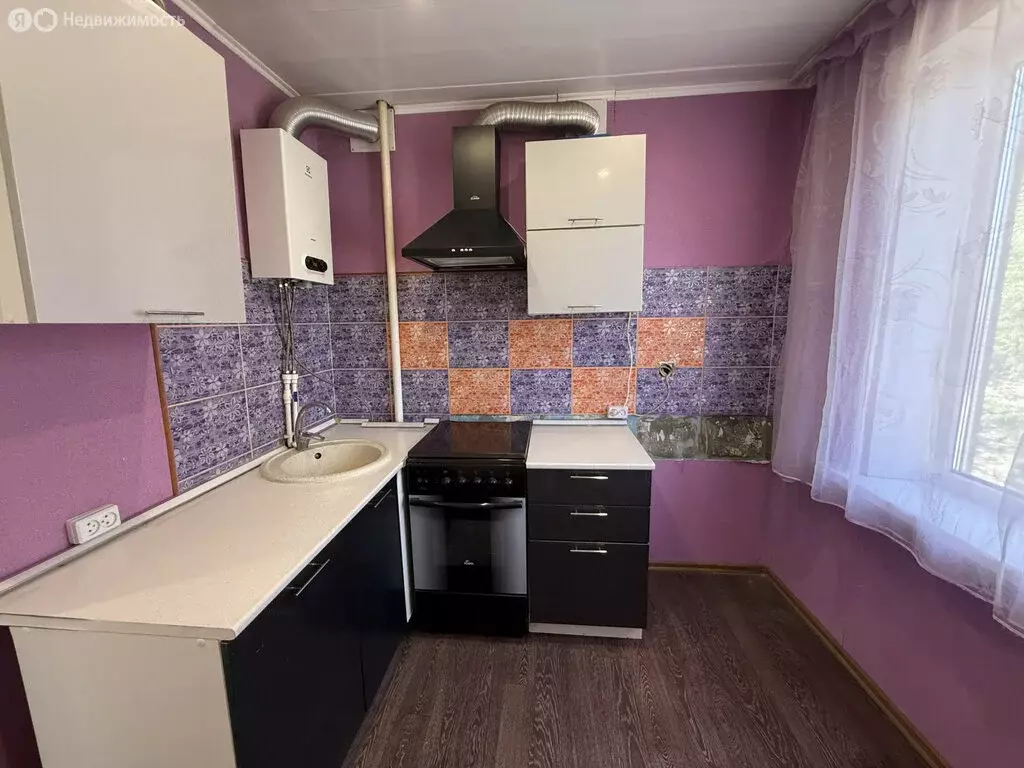 1-комнатная квартира: посёлок городского типа Белые Берега, улица ... - Фото 0