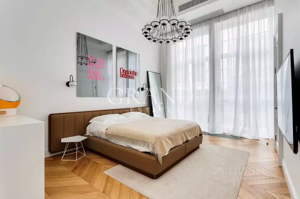 6-к кв. Москва ул. Усачева, 11К (385.0 м) - Фото 0