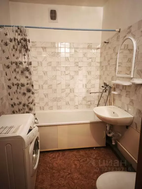 1-к кв. Омская область, Омск бул. Архитекторов, 17 (42.0 м) - Фото 2