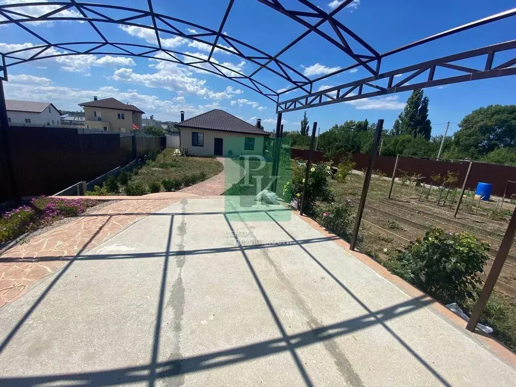 Дом в Севастополь с. Осипенко, ул. Лазурная, 10 (95 м) - Фото 2