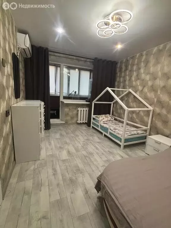 2-комнатная квартира: Комсомольск-на-Амуре, Водонасосная улица, 1к2 ... - Фото 0