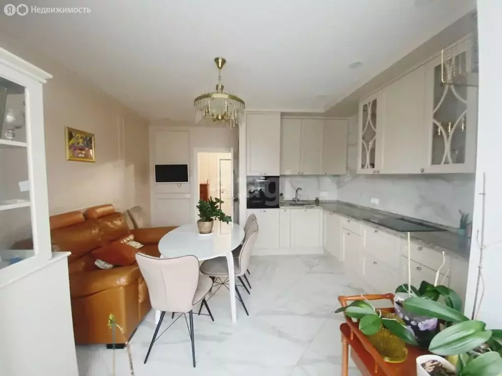 3-комнатная квартира: Краснодар, Гаражная улица, 107 (110 м) - Фото 0