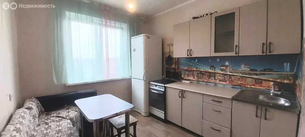 2-комнатная квартира: Челябинск, улица Братьев Кашириных, 97 (54 м) - Фото 1