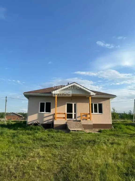 Дом в Омская область, Омский район, Пушкинское с/пос, д. Ракитинка ул. ... - Фото 1