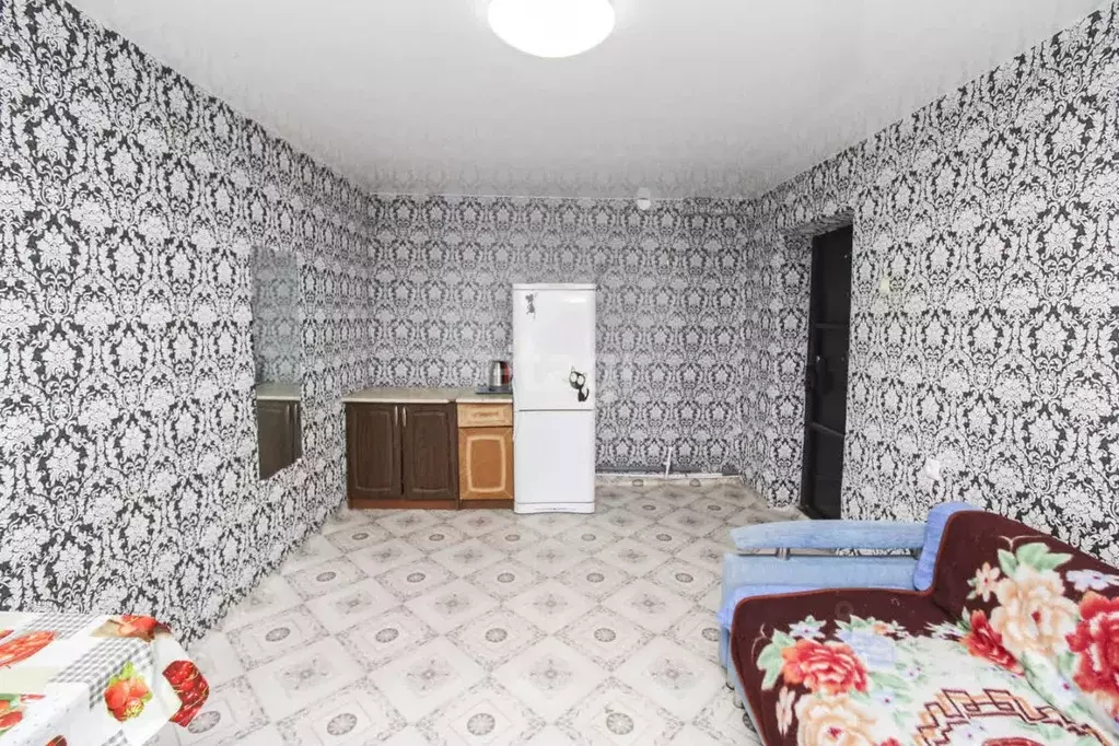 Комната Тюменская область, Тюмень ул. Республики, 212 (17.8 м) - Фото 1