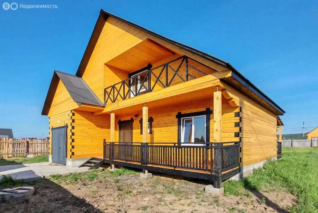 Дом в село Урик, Сельская улица (180 м) - Фото 0