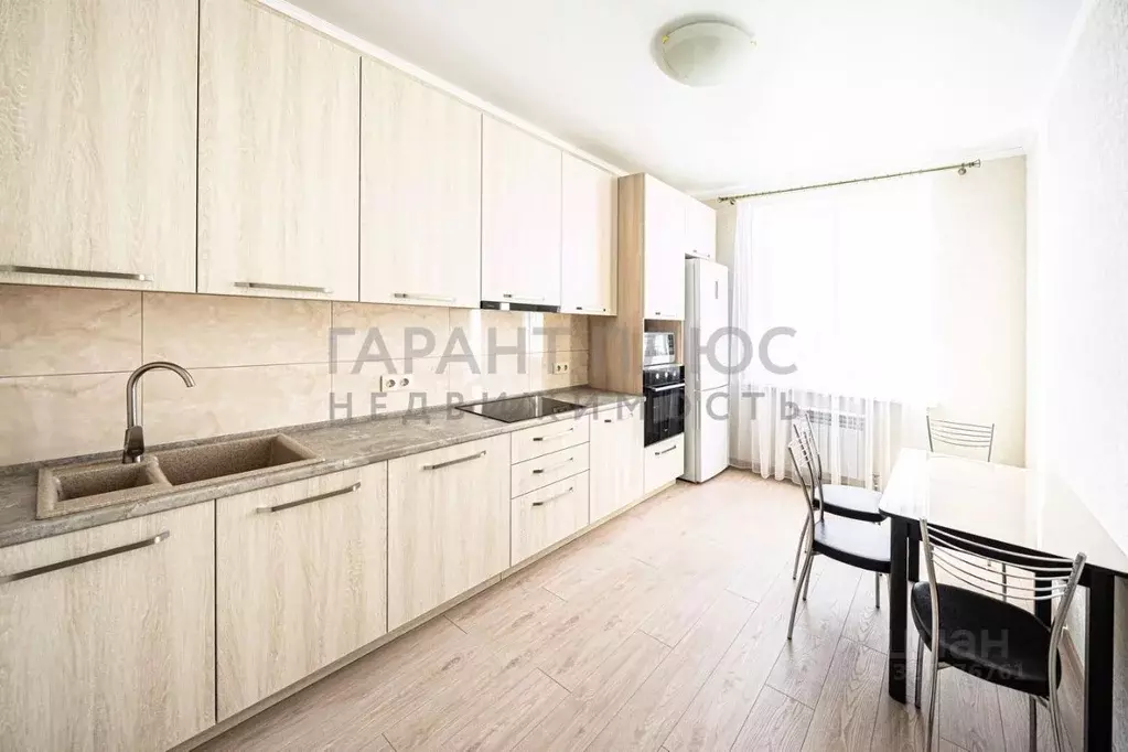 2-к кв. Липецкая область, Липецк ул. Имени Семашко, 5В (70.0 м) - Фото 1